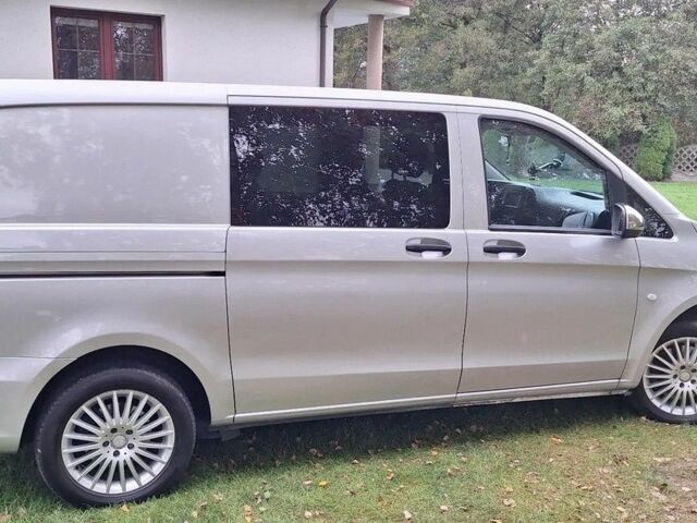 Серый Мерседес Вито, объемом двигателя 2.2 л и пробегом 140 тыс. км за 12200 $, фото 5 на Automoto.ua