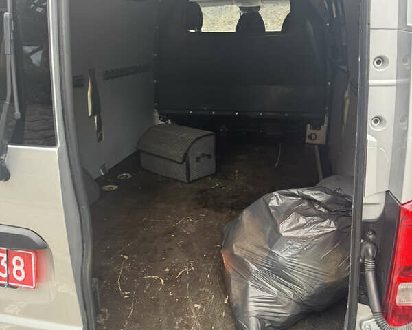 Сірий Мерседес Віто, об'ємом двигуна 2.2 л та пробігом 380 тис. км за 18700 $, фото 7 на Automoto.ua