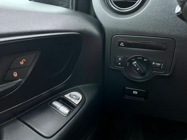 Сірий Мерседес Віто, об'ємом двигуна 2.2 л та пробігом 212 тис. км за 16550 $, фото 21 на Automoto.ua