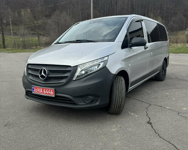 Сірий Мерседес Віто, об'ємом двигуна 2.14 л та пробігом 290 тис. км за 31500 $, фото 2 на Automoto.ua