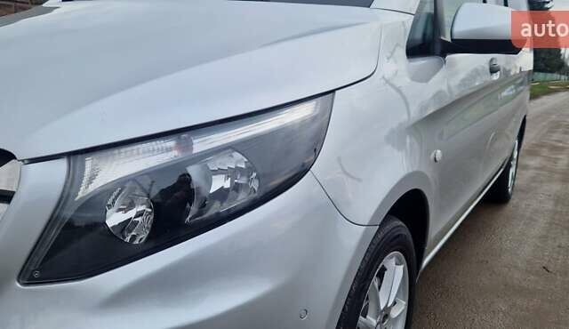 Серый Мерседес Вито, объемом двигателя 2.2 л и пробегом 355 тыс. км за 21500 $, фото 2 на Automoto.ua