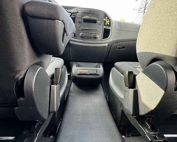 Серый Мерседес Вито, объемом двигателя 2.14 л и пробегом 187 тыс. км за 34000 $, фото 16 на Automoto.ua