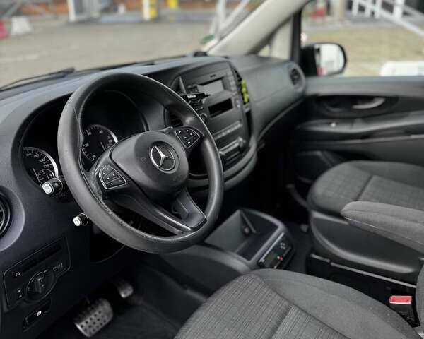 Серый Мерседес Вито, объемом двигателя 2.14 л и пробегом 187 тыс. км за 34000 $, фото 9 на Automoto.ua