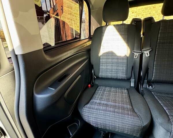 Серый Мерседес Вито, объемом двигателя 2.14 л и пробегом 187 тыс. км за 34000 $, фото 27 на Automoto.ua