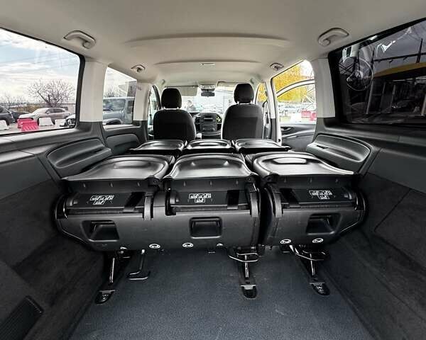 Серый Мерседес Вито, объемом двигателя 2.14 л и пробегом 187 тыс. км за 34000 $, фото 24 на Automoto.ua