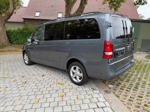 Серый Мерседес Вито, объемом двигателя 2.2 л и пробегом 160 тыс. км за 17185 $, фото 2 на Automoto.ua