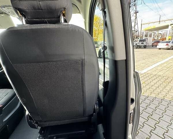 Серый Мерседес Вито, объемом двигателя 2.14 л и пробегом 187 тыс. км за 34000 $, фото 18 на Automoto.ua