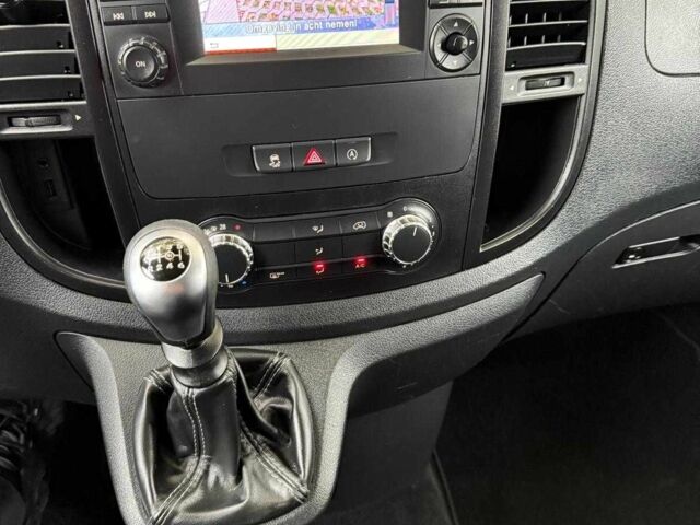 Серый Мерседес Вито, объемом двигателя 2.2 л и пробегом 160 тыс. км за 20526 $, фото 9 на Automoto.ua