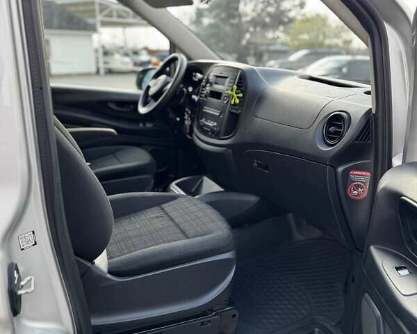 Серый Мерседес Вито, объемом двигателя 2.14 л и пробегом 187 тыс. км за 34000 $, фото 22 на Automoto.ua