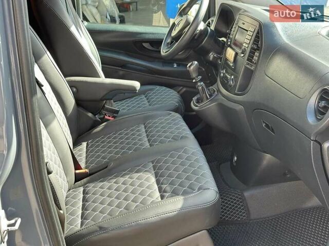 Серый Мерседес Вито, объемом двигателя 2.2 л и пробегом 325 тыс. км за 24990 $, фото 17 на Automoto.ua