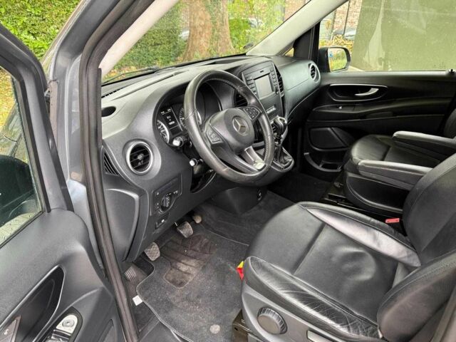 Серый Мерседес Вито, объемом двигателя 2.2 л и пробегом 160 тыс. км за 17185 $, фото 7 на Automoto.ua