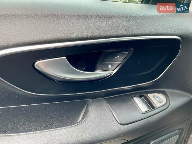 Серый Мерседес Вито, объемом двигателя 2.14 л и пробегом 268 тыс. км за 28900 $, фото 17 на Automoto.ua