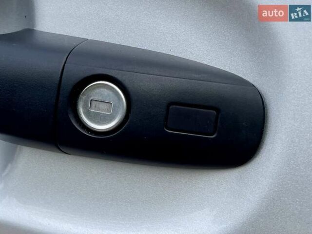 Серый Мерседес Вито, объемом двигателя 2.14 л и пробегом 268 тыс. км за 28900 $, фото 18 на Automoto.ua