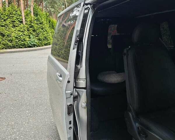 Серый Мерседес Вито, объемом двигателя 2.14 л и пробегом 167 тыс. км за 24000 $, фото 9 на Automoto.ua