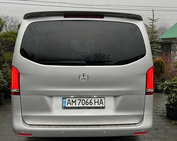 Сірий Мерседес Віто, об'ємом двигуна 2.14 л та пробігом 220 тис. км за 28800 $, фото 4 на Automoto.ua