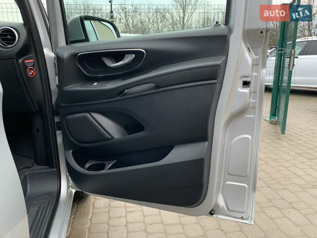 Сірий Мерседес Віто, об'ємом двигуна 2.14 л та пробігом 280 тис. км за 28955 $, фото 28 на Automoto.ua