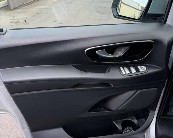 Сірий Мерседес Віто, об'ємом двигуна 2.14 л та пробігом 157 тис. км за 23900 $, фото 8 на Automoto.ua