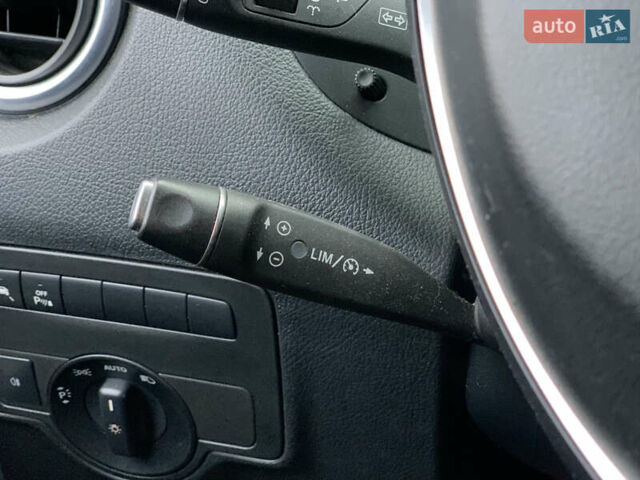 Сірий Мерседес Віто, об'ємом двигуна 2.14 л та пробігом 280 тис. км за 28955 $, фото 42 на Automoto.ua