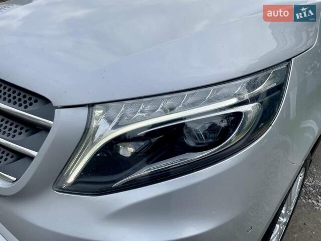 Серый Мерседес Вито, объемом двигателя 2.14 л и пробегом 268 тыс. км за 28900 $, фото 2 на Automoto.ua