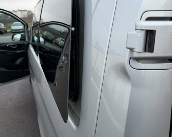 Сірий Мерседес Віто, об'ємом двигуна 2.14 л та пробігом 157 тис. км за 23900 $, фото 21 на Automoto.ua