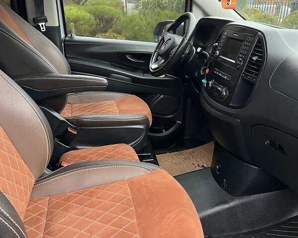 Сірий Мерседес Віто, об'ємом двигуна 2.14 л та пробігом 220 тис. км за 28800 $, фото 17 на Automoto.ua