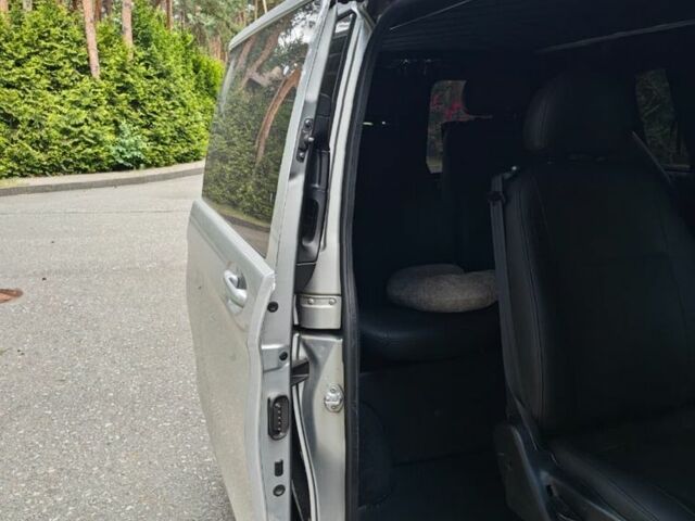 Серый Мерседес Вито, объемом двигателя 2.1 л и пробегом 167 тыс. км за 25000 $, фото 15 на Automoto.ua