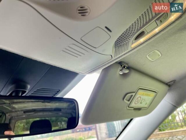Серый Мерседес Вито, объемом двигателя 2.14 л и пробегом 268 тыс. км за 28900 $, фото 14 на Automoto.ua