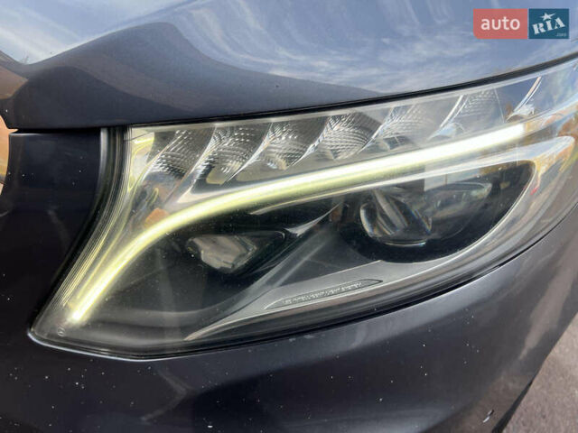 Серый Мерседес Вито, объемом двигателя 2.2 л и пробегом 147 тыс. км за 32000 $, фото 8 на Automoto.ua