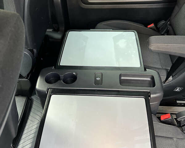 Серый Мерседес Вито, объемом двигателя 2.2 л и пробегом 147 тыс. км за 32000 $, фото 18 на Automoto.ua