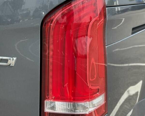 Серый Мерседес Вито, объемом двигателя 2.1 л и пробегом 266 тыс. км за 32500 $, фото 13 на Automoto.ua