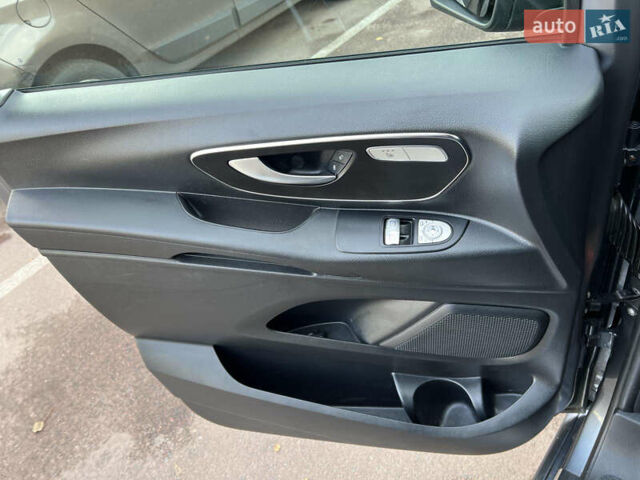 Серый Мерседес Вито, объемом двигателя 2.2 л и пробегом 147 тыс. км за 32000 $, фото 10 на Automoto.ua