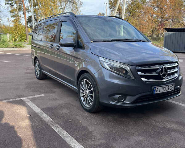 Серый Мерседес Вито, объемом двигателя 2.2 л и пробегом 147 тыс. км за 32000 $, фото 6 на Automoto.ua