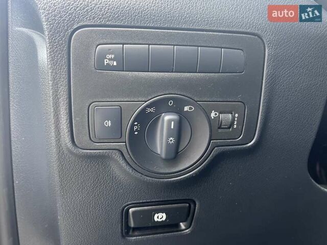 Серый Мерседес Вито, объемом двигателя 1.95 л и пробегом 261 тыс. км за 23800 $, фото 13 на Automoto.ua