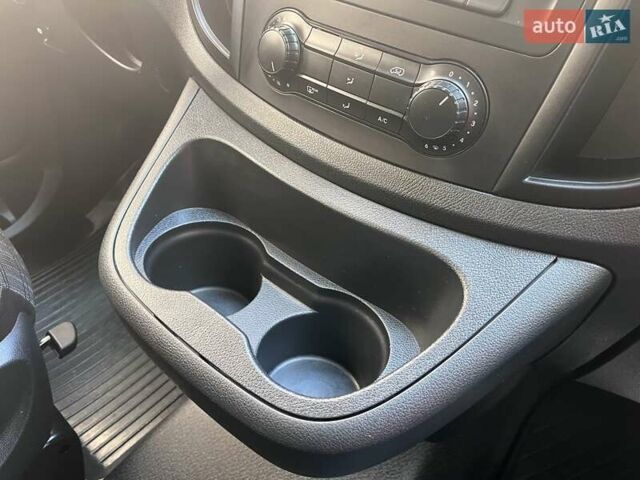 Серый Мерседес Вито, объемом двигателя 1.95 л и пробегом 261 тыс. км за 23800 $, фото 18 на Automoto.ua