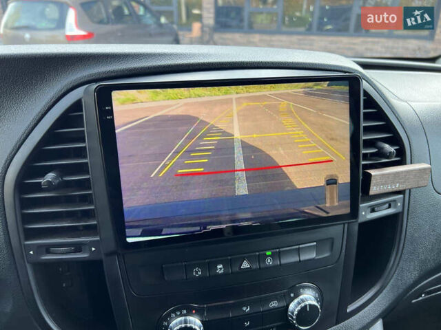 Серый Мерседес Вито, объемом двигателя 2.2 л и пробегом 147 тыс. км за 32000 $, фото 32 на Automoto.ua