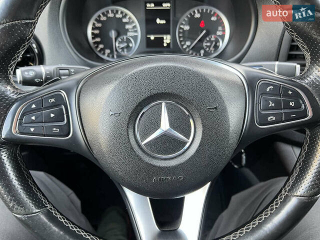 Серый Мерседес Вито, объемом двигателя 2.2 л и пробегом 147 тыс. км за 32000 $, фото 34 на Automoto.ua