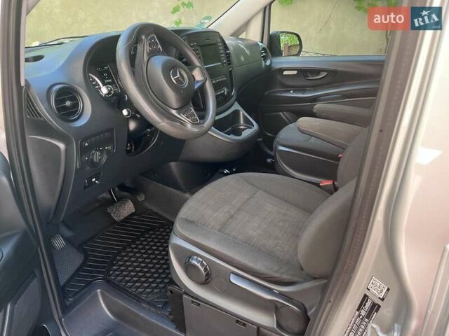 Серый Мерседес Вито, объемом двигателя 1.95 л и пробегом 261 тыс. км за 23800 $, фото 8 на Automoto.ua