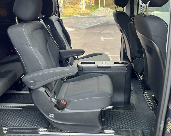 Серый Мерседес Вито, объемом двигателя 2.2 л и пробегом 147 тыс. км за 32000 $, фото 20 на Automoto.ua