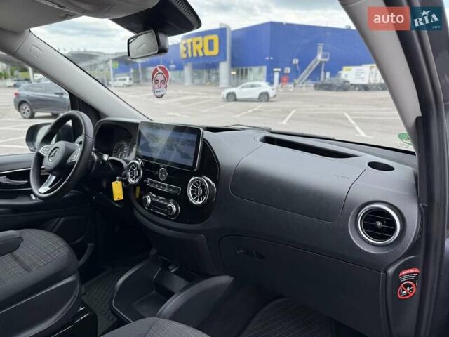 Серый Мерседес Вито, объемом двигателя 2.1 л и пробегом 266 тыс. км за 32500 $, фото 28 на Automoto.ua