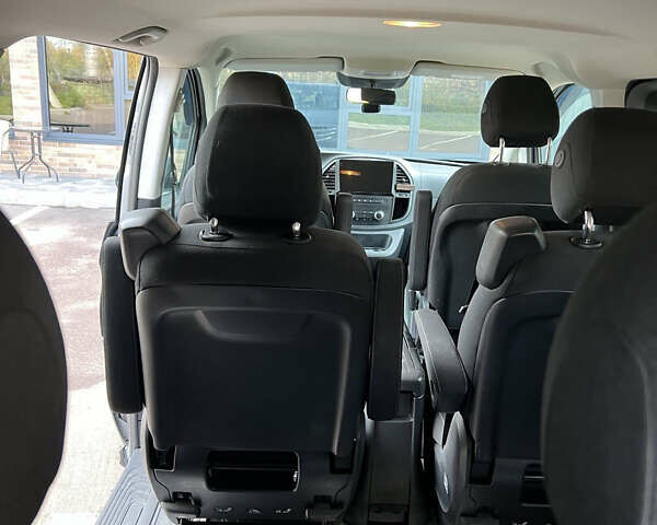 Серый Мерседес Вито, объемом двигателя 2.2 л и пробегом 147 тыс. км за 32000 $, фото 24 на Automoto.ua