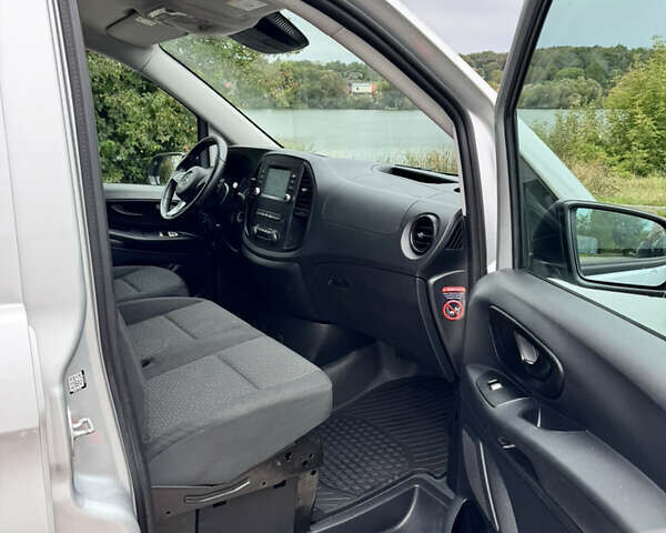 Серый Мерседес Вито, объемом двигателя 2.1 л и пробегом 130 тыс. км за 23500 $, фото 6 на Automoto.ua