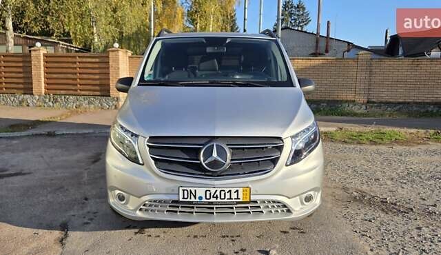 Серый Мерседес Вито, объемом двигателя 2 л и пробегом 196 тыс. км за 24999 $, фото 16 на Automoto.ua