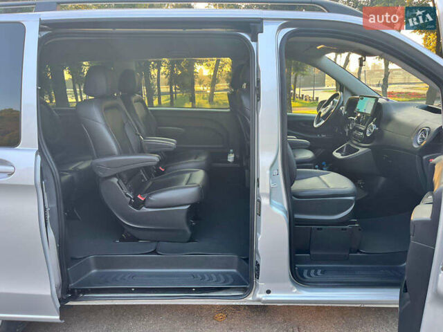 Серый Мерседес Вито, объемом двигателя 2.14 л и пробегом 280 тыс. км за 32999 $, фото 5 на Automoto.ua
