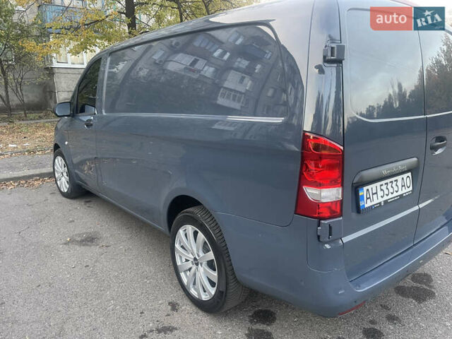 Серый Мерседес Вито, объемом двигателя 2.2 л и пробегом 140 тыс. км за 20500 $, фото 2 на Automoto.ua