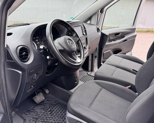 Серый Мерседес Вито, объемом двигателя 2.1 л и пробегом 130 тыс. км за 23500 $, фото 7 на Automoto.ua
