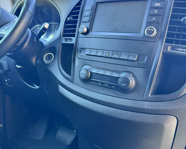 Серый Мерседес Вито, объемом двигателя 2.1 л и пробегом 130 тыс. км за 23500 $, фото 11 на Automoto.ua