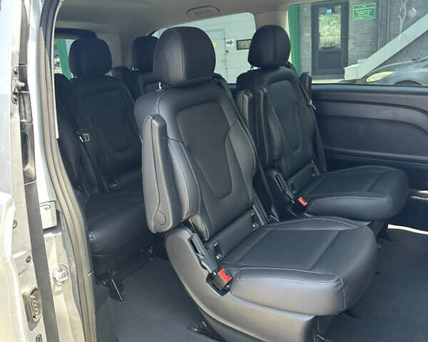 Серый Мерседес Вито, объемом двигателя 2.14 л и пробегом 280 тыс. км за 32999 $, фото 3 на Automoto.ua