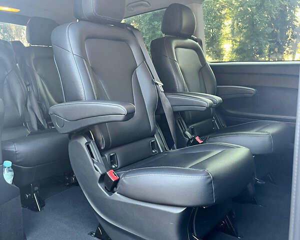 Серый Мерседес Вито, объемом двигателя 2.14 л и пробегом 280 тыс. км за 32999 $, фото 4 на Automoto.ua