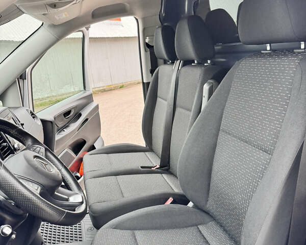 Серый Мерседес Вито, объемом двигателя 2.1 л и пробегом 130 тыс. км за 23500 $, фото 9 на Automoto.ua