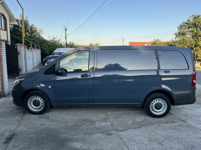 Серый Мерседес Вито, объемом двигателя 1.75 л и пробегом 50 тыс. км за 20200 $, фото 2 на Automoto.ua